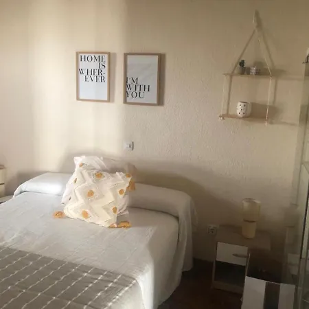 Playa Victoria Iseco 酒店 加的斯